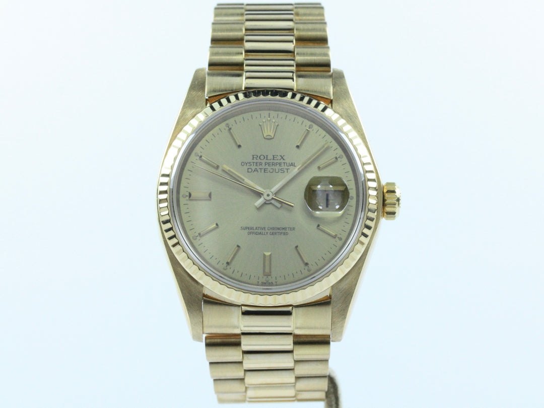Rolex Datejust 36 mm 18k Gold Mint Referenz 16018