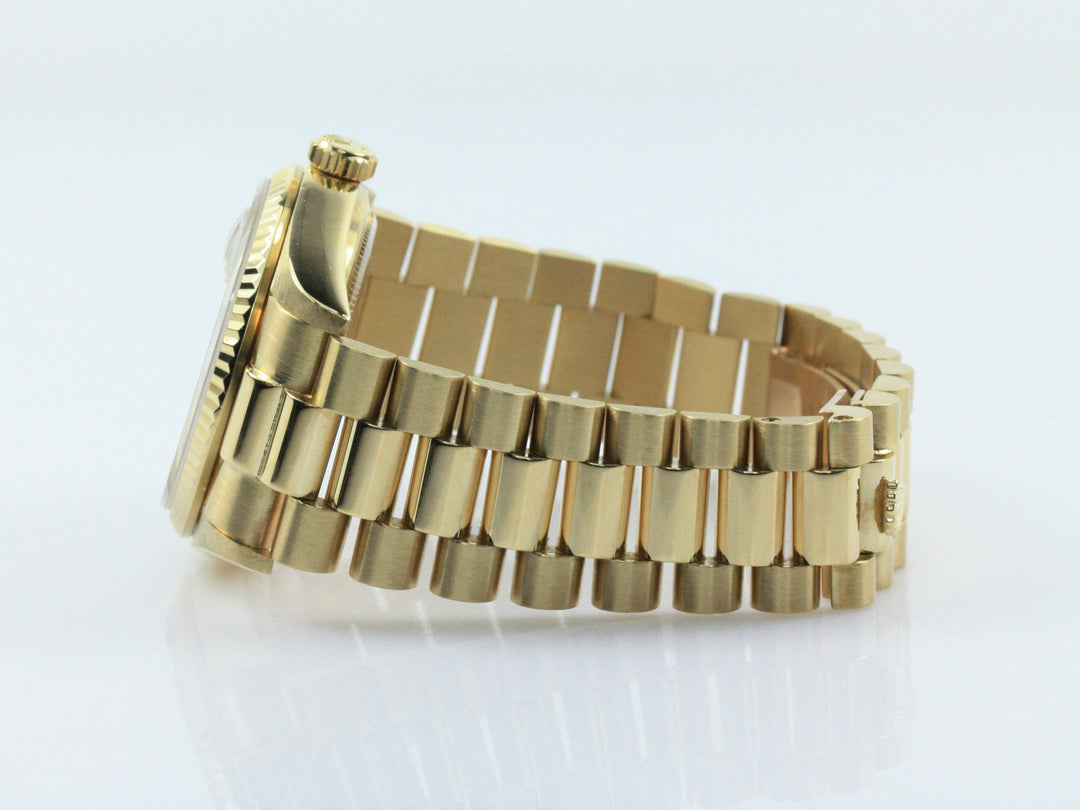 Rolex Datejust 36 mm 18k Gold Mint Referenz 16018