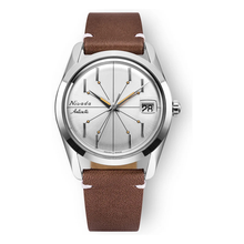 Nivada Grenchen Antarctic Spider 35mm Silver 35014M – Herrenuhr Edelstahl 35 mm mit silberfarbenem Zifferblatt und Lederarmband