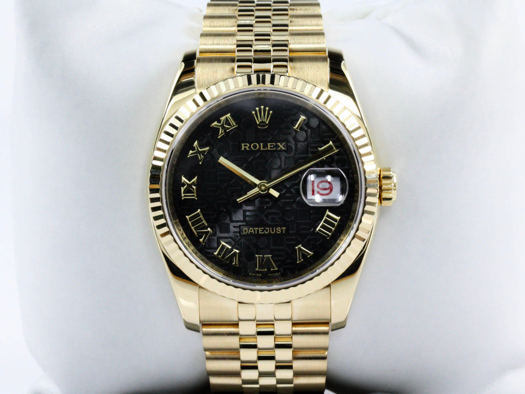 116238_RLX_Datejust_18k_Gold_Jubileeband_F-Serie_Black_Dial_4-2-scaled-1.jpg