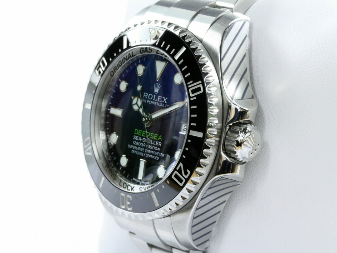 116660_RLX_Sea-Dweller_DeepSea_James_Cameron_FSet_LC737_2-scaled-1.jpg