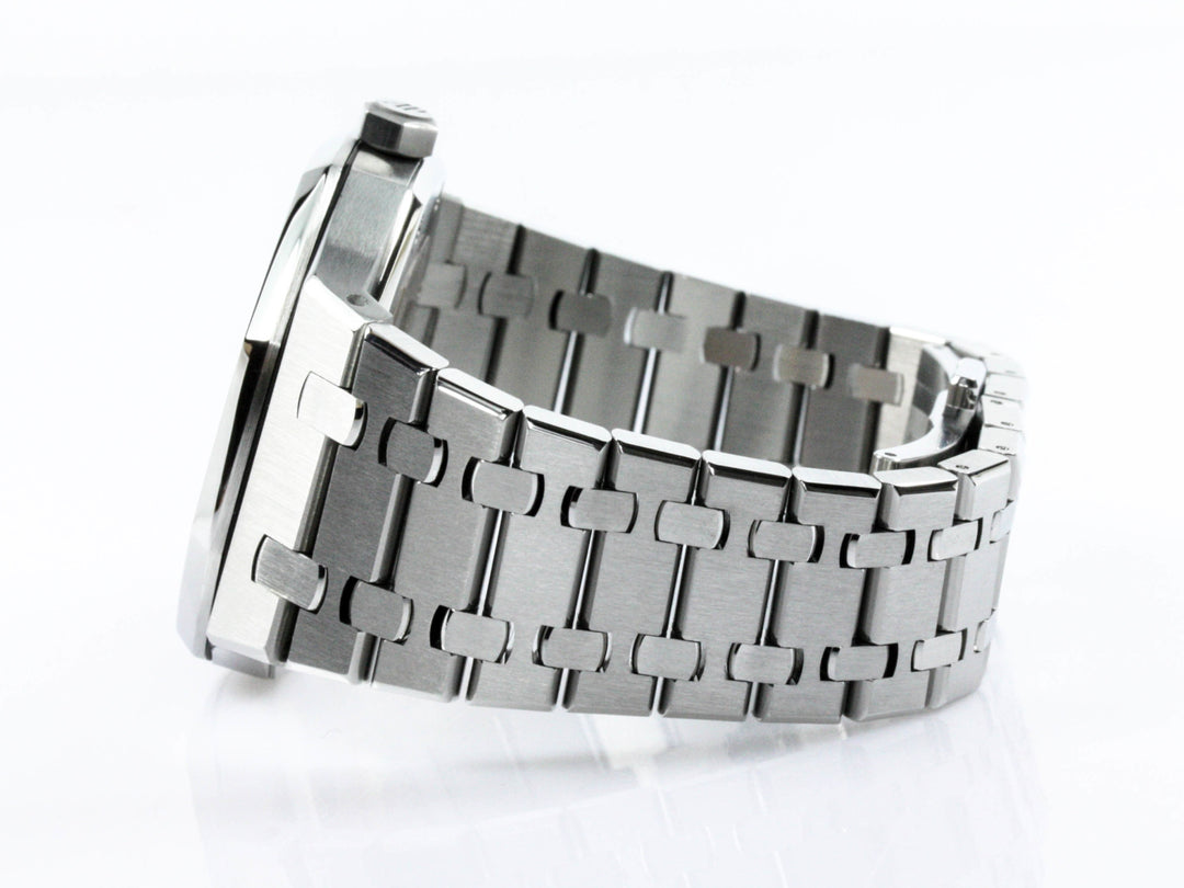 15400ST.OO_.1220ST.02_Audemars_Piguet_Royal_Oak_41mm_Silver_Dial_FSet_2016_10-scaled