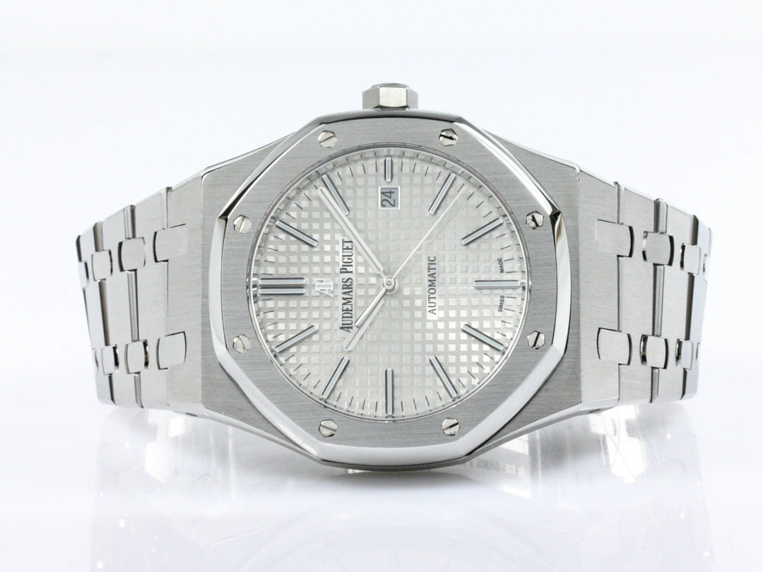 15400ST.OO_.1220ST.02_Audemars_Piguet_Royal_Oak_41mm_Silver_Dial_FSet_2016_9-scaled