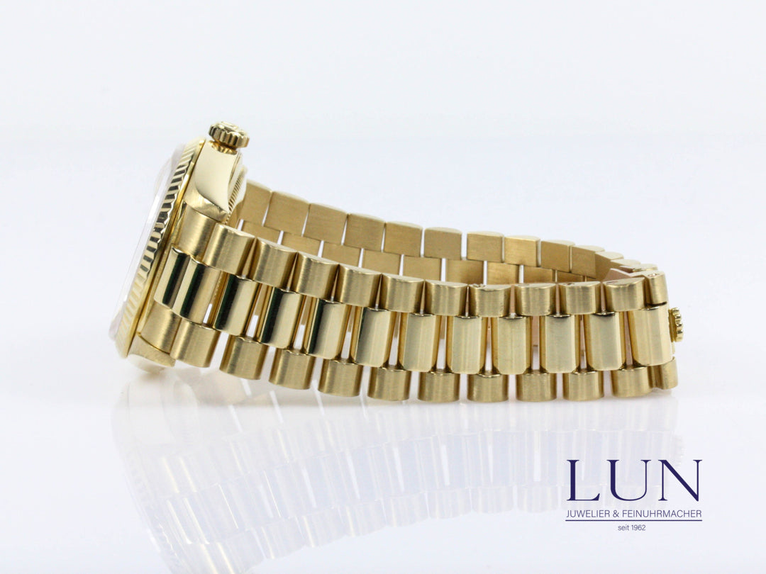 18238_RLX_Day-Date_18k_Band_Gold_9-scaled