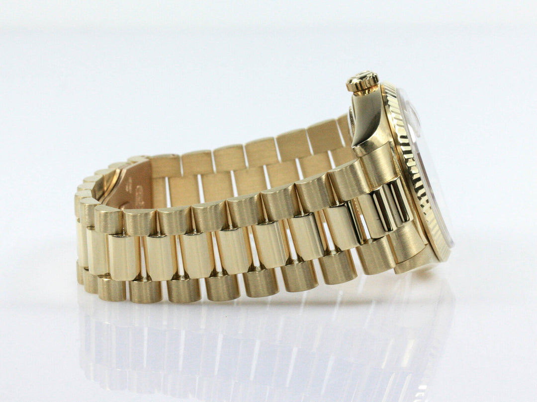 18238_RLX_Day-Date_36mm_18k_GGold_Goldenes_ZB_LC100_N141XXX_1994_FSet_12