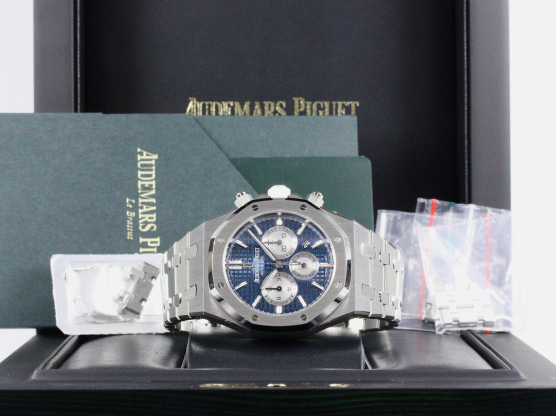 26331ST.OO_.1220ST.01_Audemars_Piguet_Royal_Oak_Chronograph_Blue_ZB_2020_0-scaled