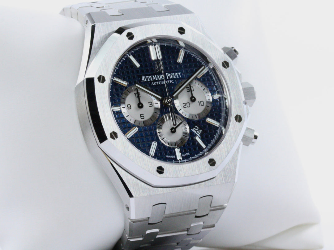 26331ST.OO_.1220ST.01_Audemars_Piguet_Royal_Oak_Chronograph_Blue_ZB_2020_6-scaled