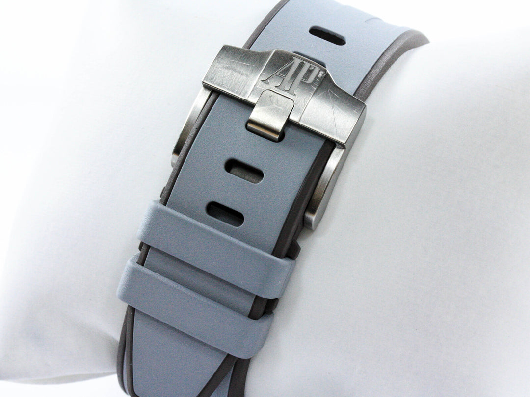 26470IO.OO.A006CA.01_AP_Royal_Oak_Offshore_Ceramic_Ghost_2022_FSet_7