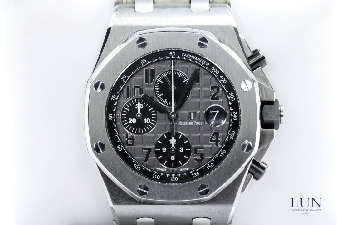 26470ST.OO_.A104CR.01_AP_Royal_Oak_Elephant_FSet_1-scaled