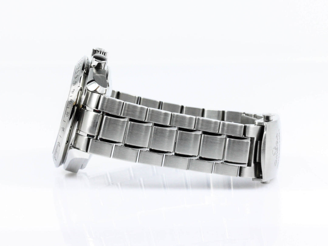 32113000_OMA_Speedmaster_Date_Silver_Dial_FSet_9-scaled-1.jpg
