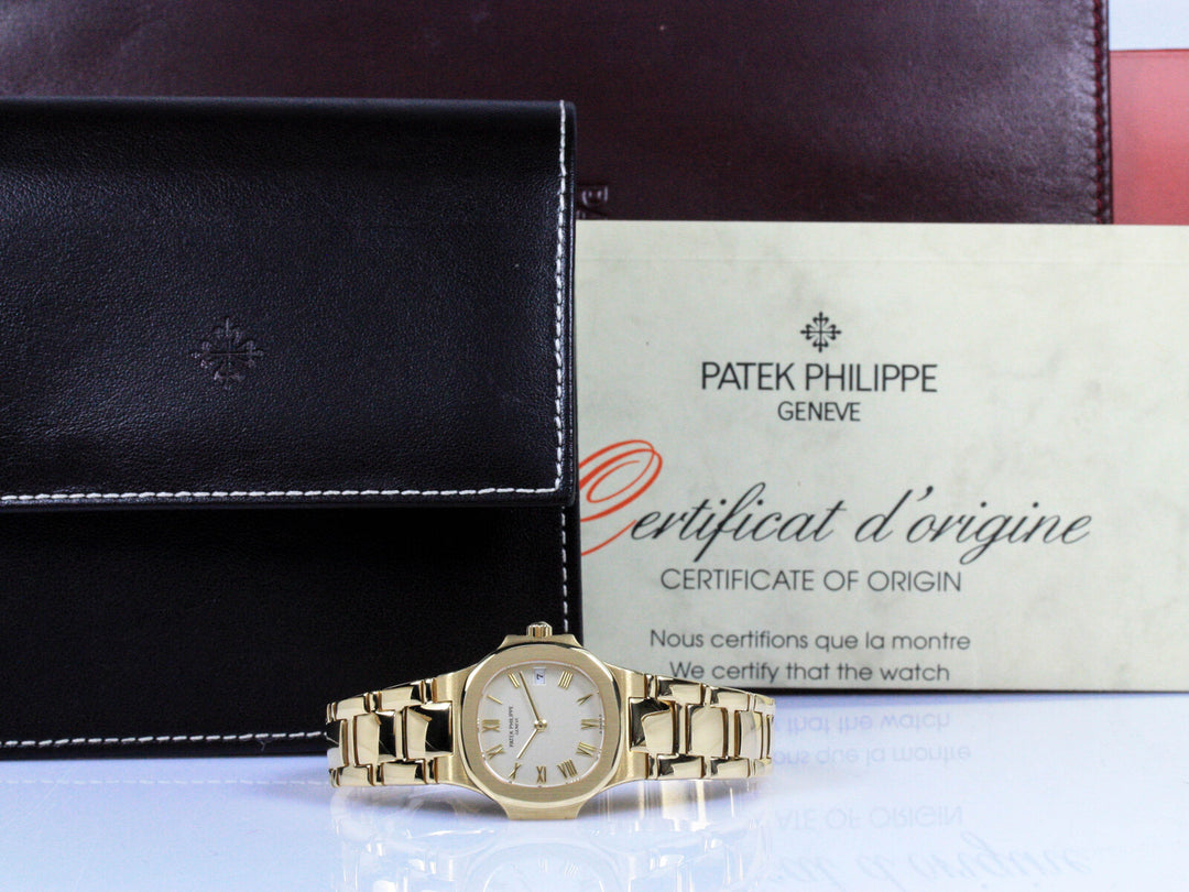 4700:051_Patek_Philippe_Nautilus_Lady_1534XXX_18k_GGold_FSet_0