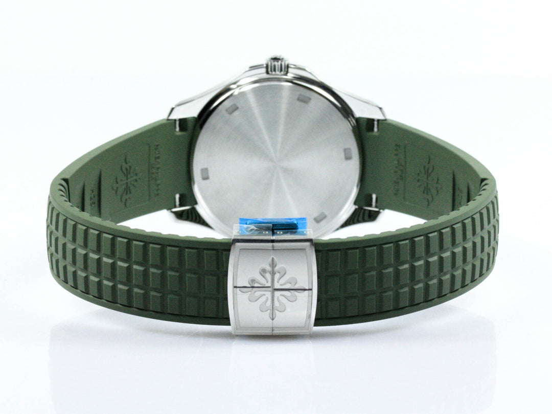 5267:200A-011_Patek_Aquanaut_Luce_Diamond_Bezel_FSet_2023_11