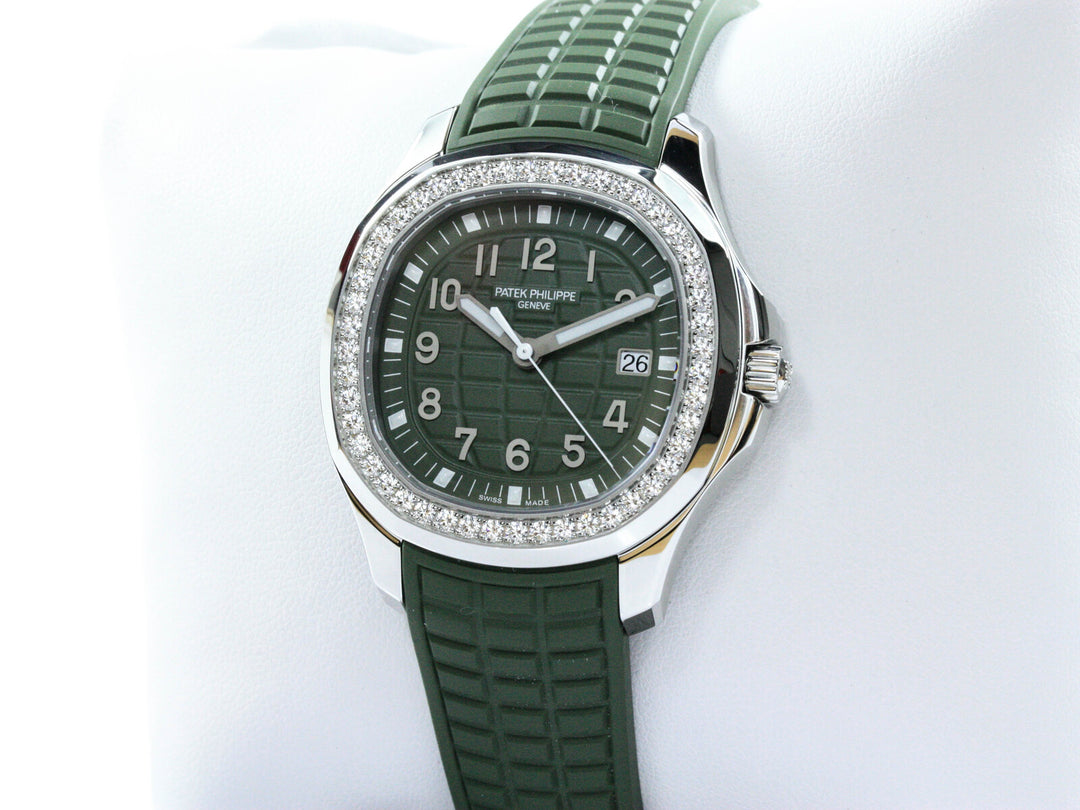 5267:200A-011_Patek_Aquanaut_Luce_Diamond_Bezel_FSet_2023_5