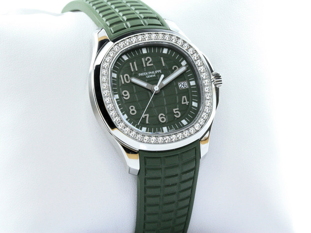 5267:200A-011_Patek_Aquanaut_Luce_Diamond_Bezel_FSet_2023_6
