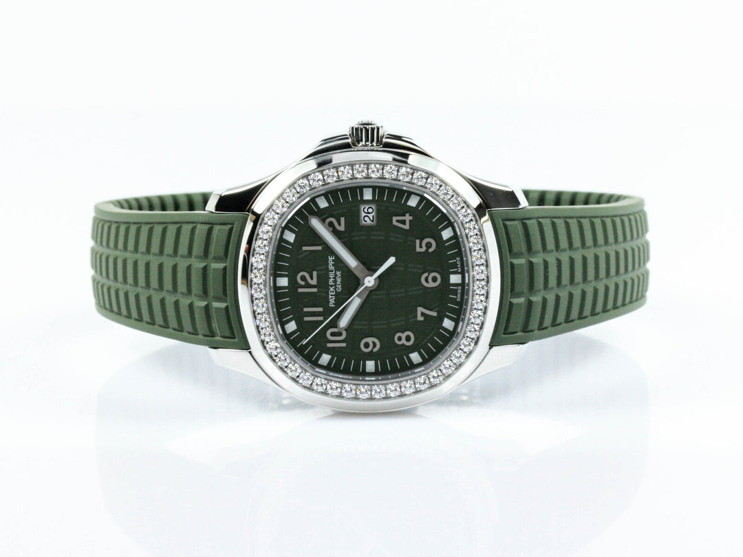 5267:200A-011_Patek_Aquanaut_Luce_Diamond_Bezel_FSet_2023_9