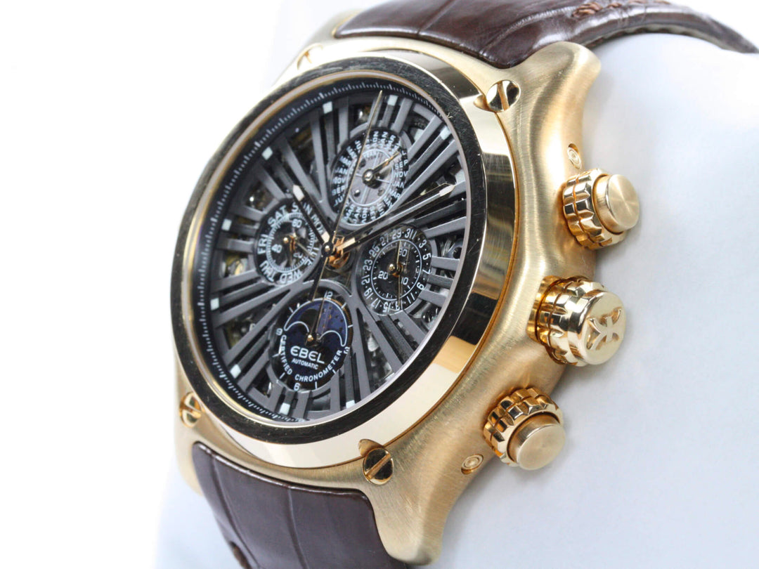 5288L70_EBEL_Ewiger_Kalender_Gold_18k_Lederband_Fullset_2-scaled-1.jpg