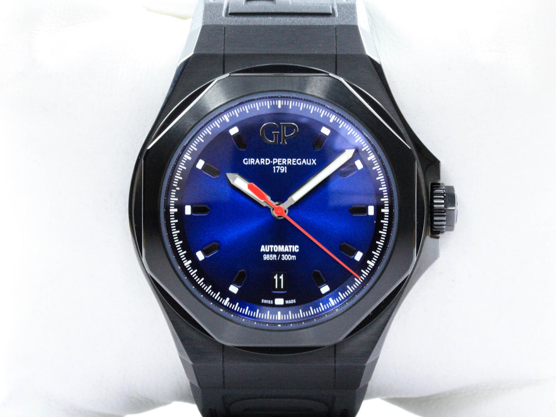 81070-21-491-FH6A_Girard_Perregaux_Laureato_44mm_Titan_2022_FSet_Serial_2XX_1