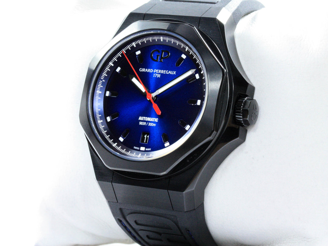 81070-21-491-FH6A_Girard_Perregaux_Laureato_44mm_Titan_2022_FSet_Serial_2XX_2