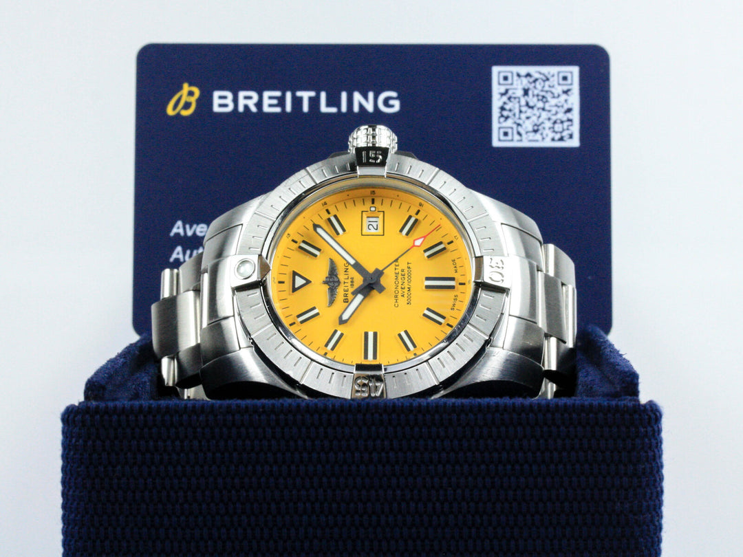 A17319101I1X2_Breitling_Avenger_45_Stahlband_Textilband_ZB_Gelb_FSet_2021_0