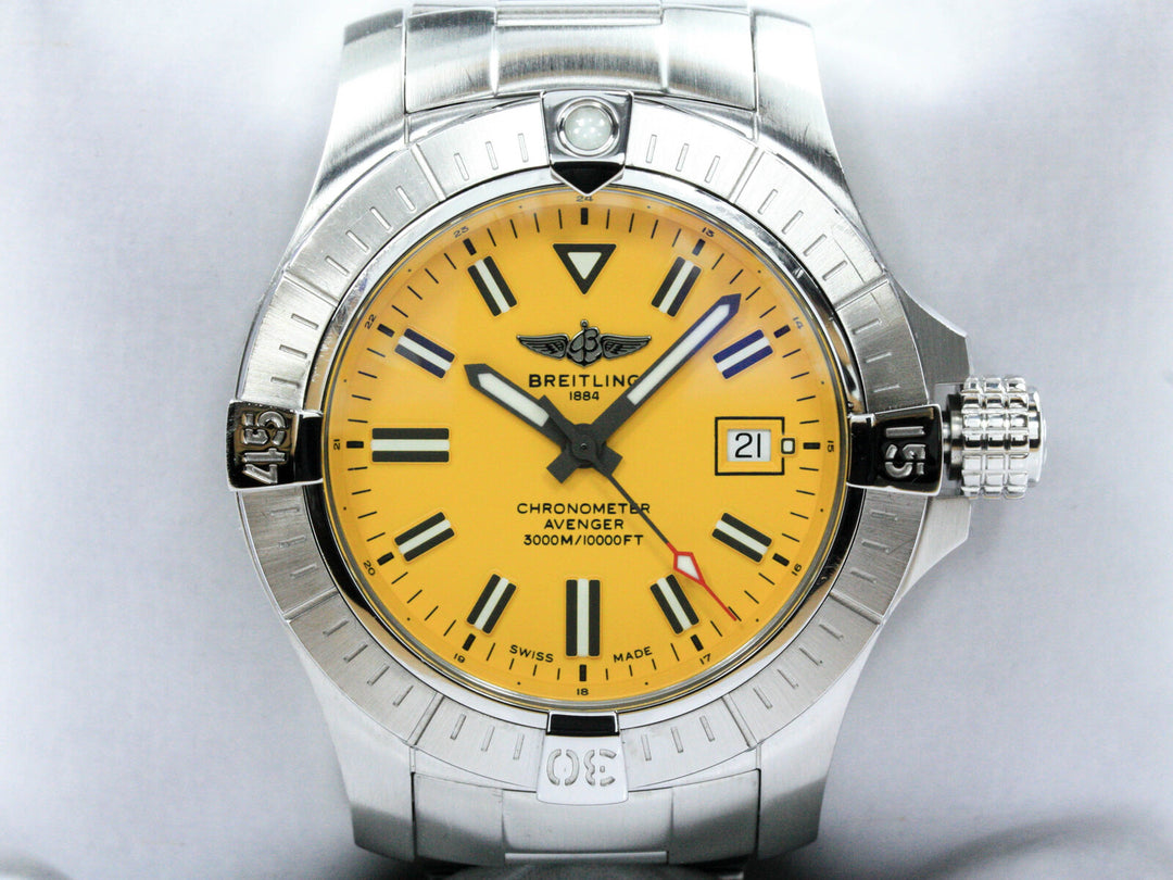 A17319101I1X2_Breitling_Avenger_45_Stahlband_Textilband_ZB_Gelb_FSet_2021_1