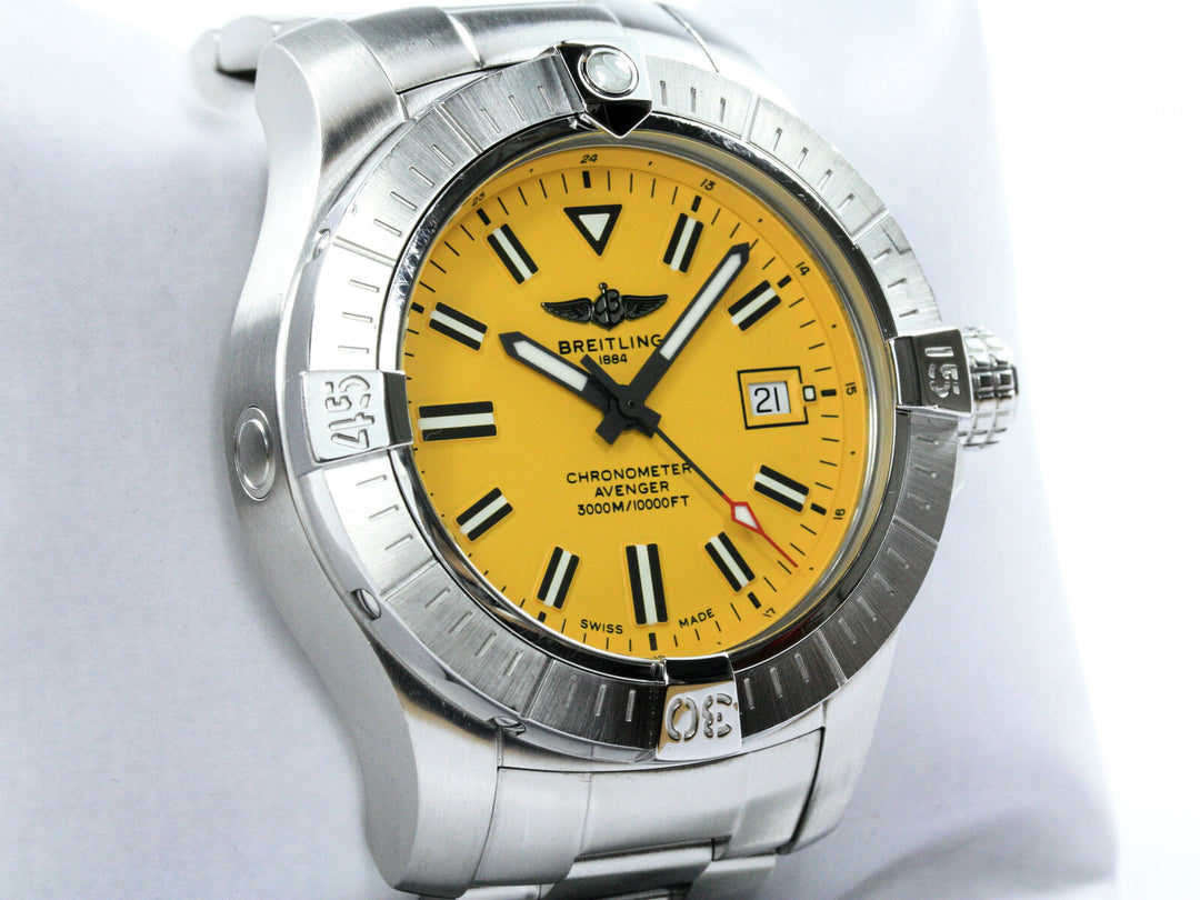A17319101I1X2_Breitling_Avenger_45_Stahlband_Textilband_ZB_Gelb_FSet_2021_3