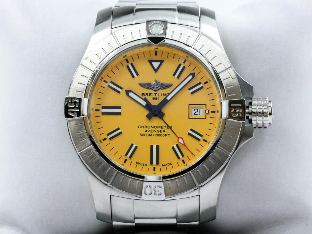A17319101I1X2_Breitling_Avenger_45_Stahlband_Textilband_ZB_Gelb_FSet_2021_4