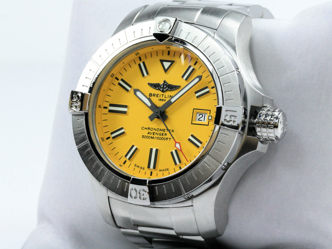 A17319101I1X2_Breitling_Avenger_45_Stahlband_Textilband_ZB_Gelb_FSet_2021_5