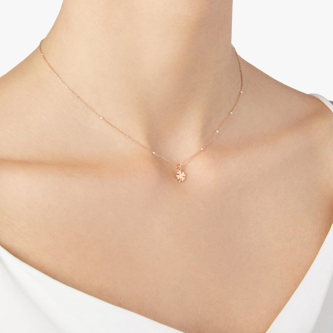 DCB9004_FOURX_0009R_100_Dodo_mini-four-leaf-clover-necklace-9k-rose-gold