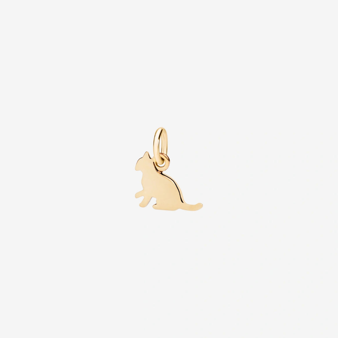 DMA2006_CAT0S_000OG_010_Dodo_cat-charm-18k-yellow-gold