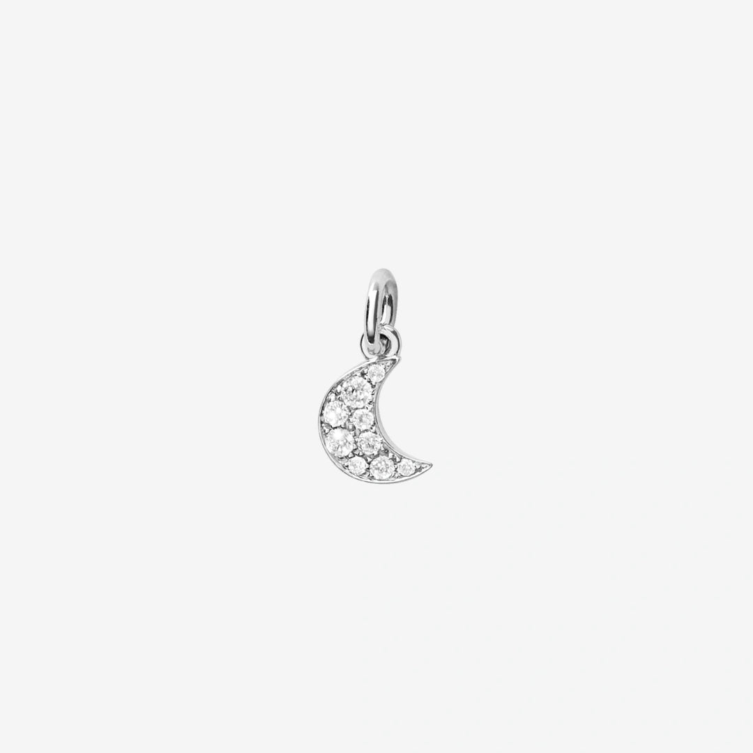 DMB9032_MOONS_DB0OB_010_Dodo_precious-moon-charm-white-diamonds-18k-white-gold