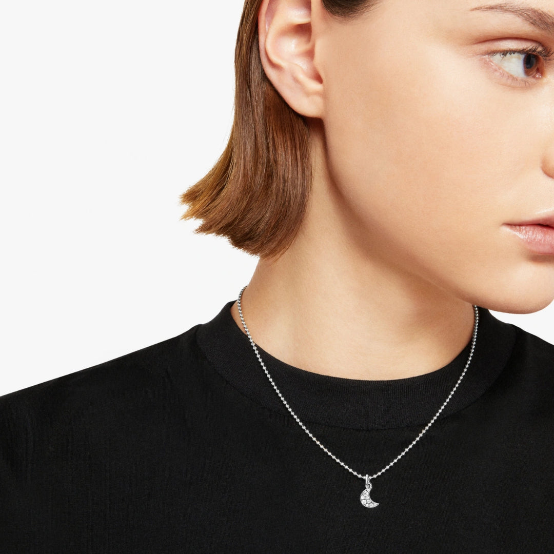 DMB9032_MOONS_DB0OB_100_Dodo_precious-moon-charm-white-diamonds-18k-white-gold