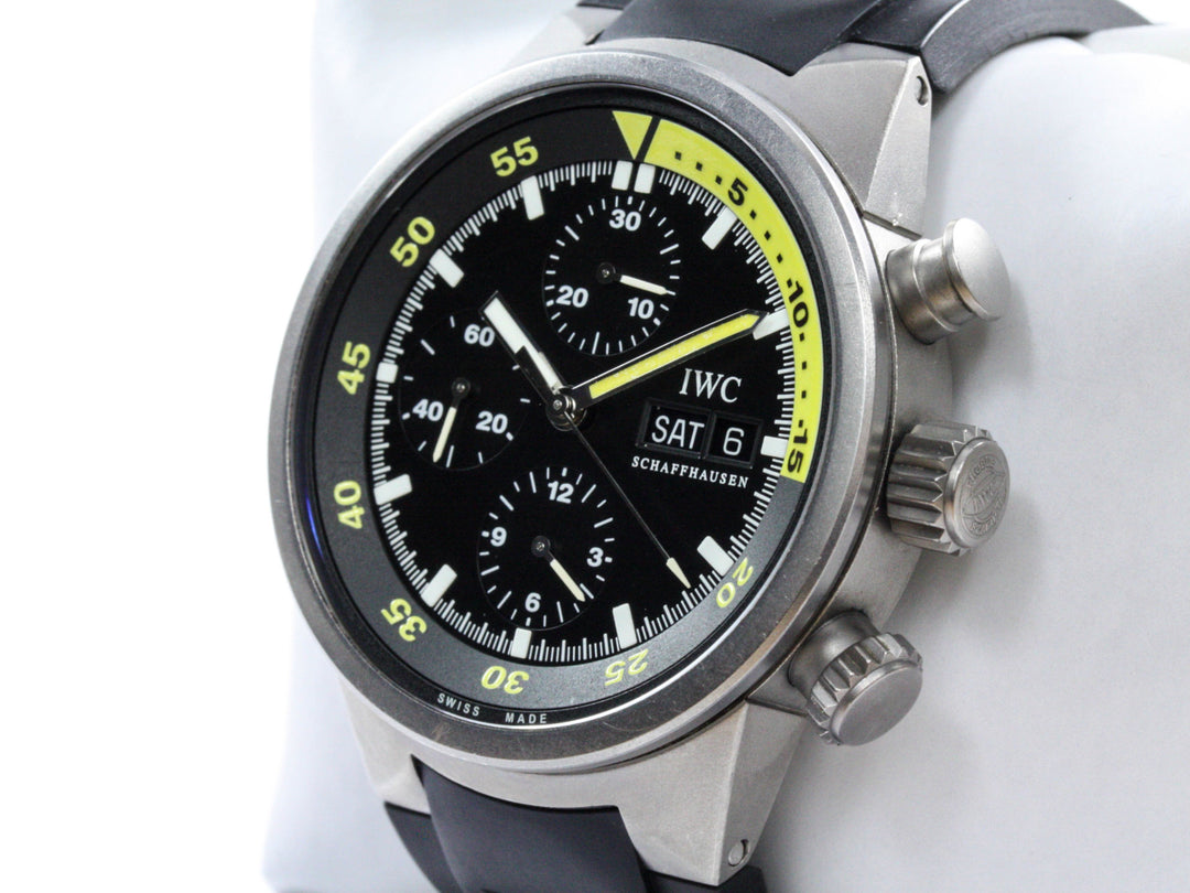 IW371903_IWC_Aquatimer_Chronograph_DayDate_Titan_42mm_FSet_2-scaled