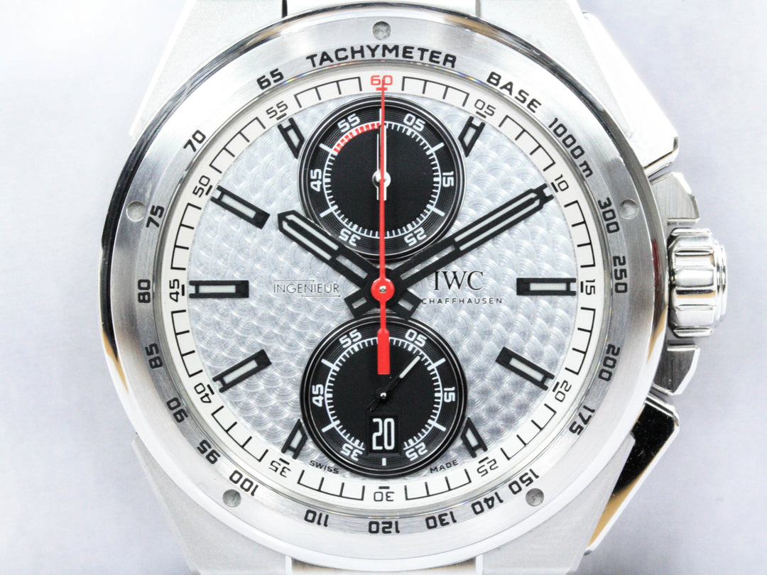IW378505_IWC_Ingenieur_Chronograph_45mm_Silberpfel_Stahl_Hybrid_1-scaled