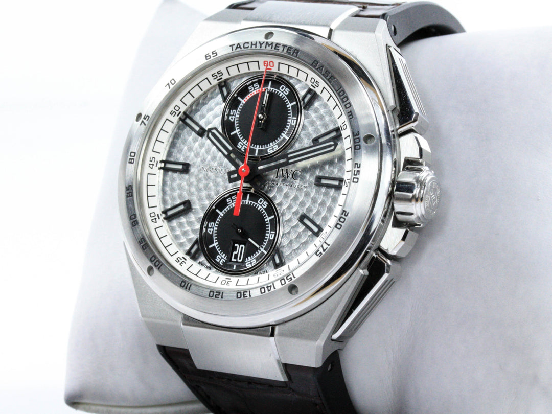 IW378505_IWC_Ingenieur_Chronograph_45mm_Silberpfel_Stahl_Hybrid_5-scaled