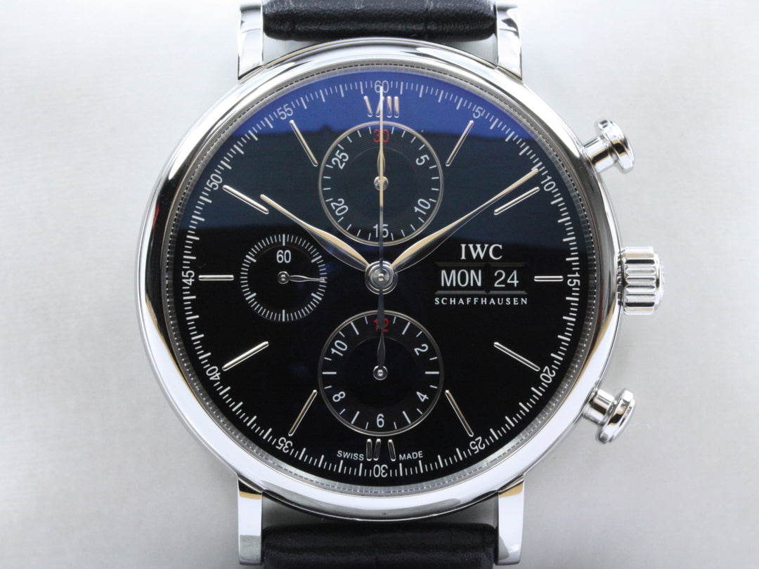 IW391008_IWC_Portofino_Chronograph_42mm_Black_Dial_Leder_2015_FSet_1-scaled