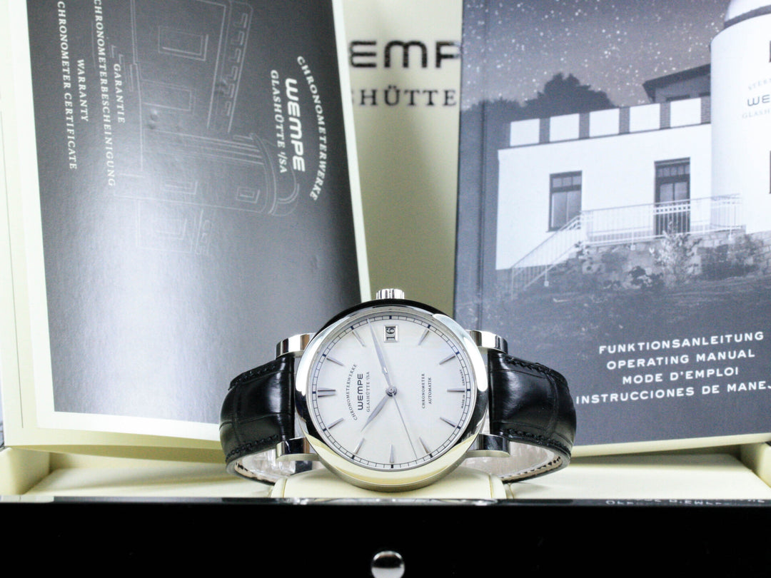 WG090002_Wempe_Chronometerwerke_Stahl_Leder_Serial_70XX_2023_FSet_0