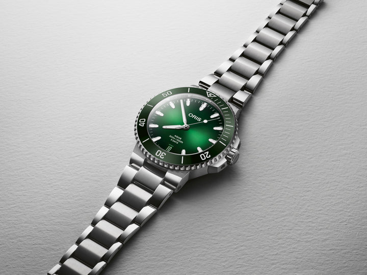 Oris Aquis Date Calibre 400 43,5mm 01 400 7790 4157 – Detailansicht