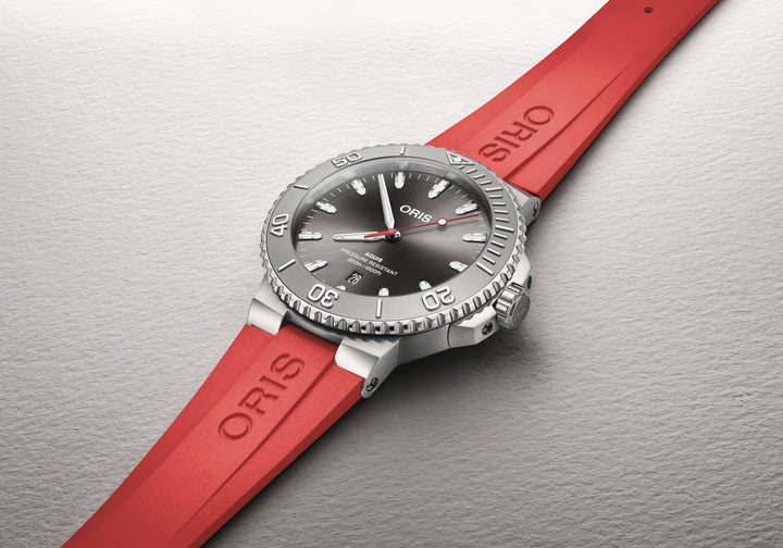 Oris Aquis Date Relief 43,5mm 01 733 7789 4153 – Detailansicht