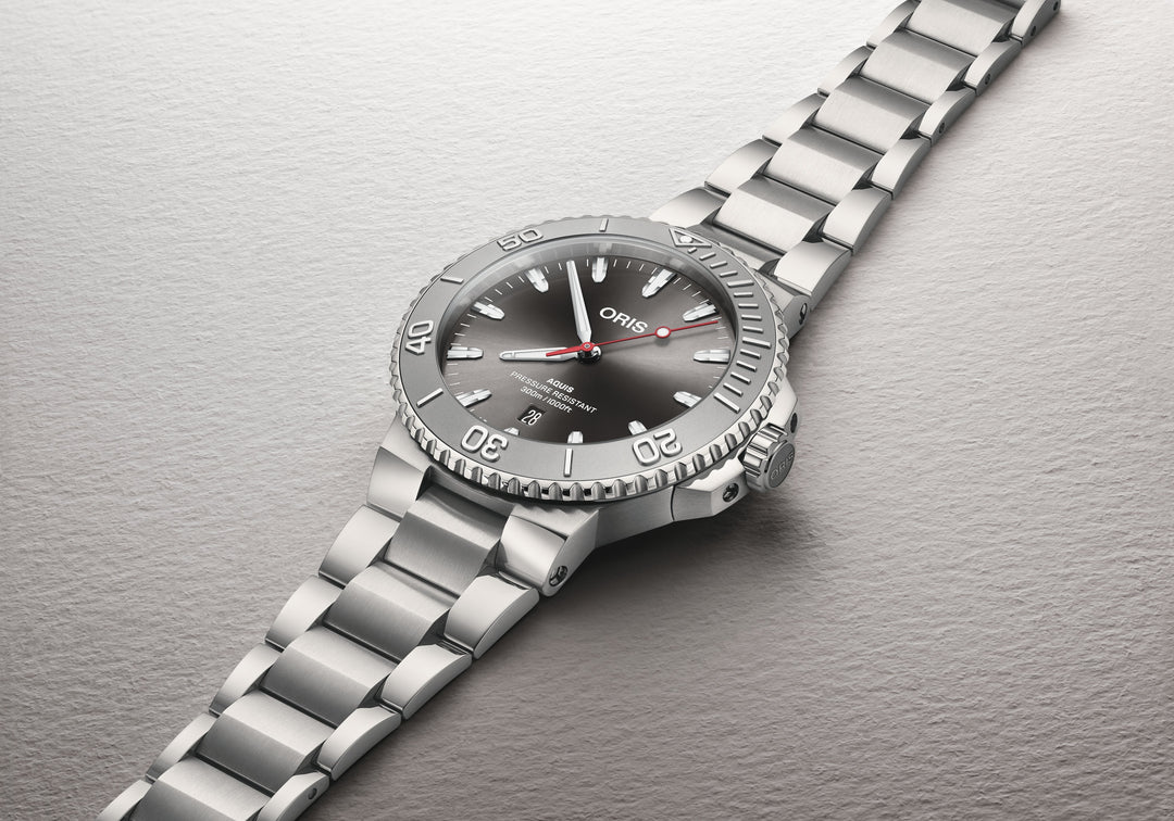Oris Aquis Date Relief 43,5mm 01 733 7789 4153 – Detailansicht