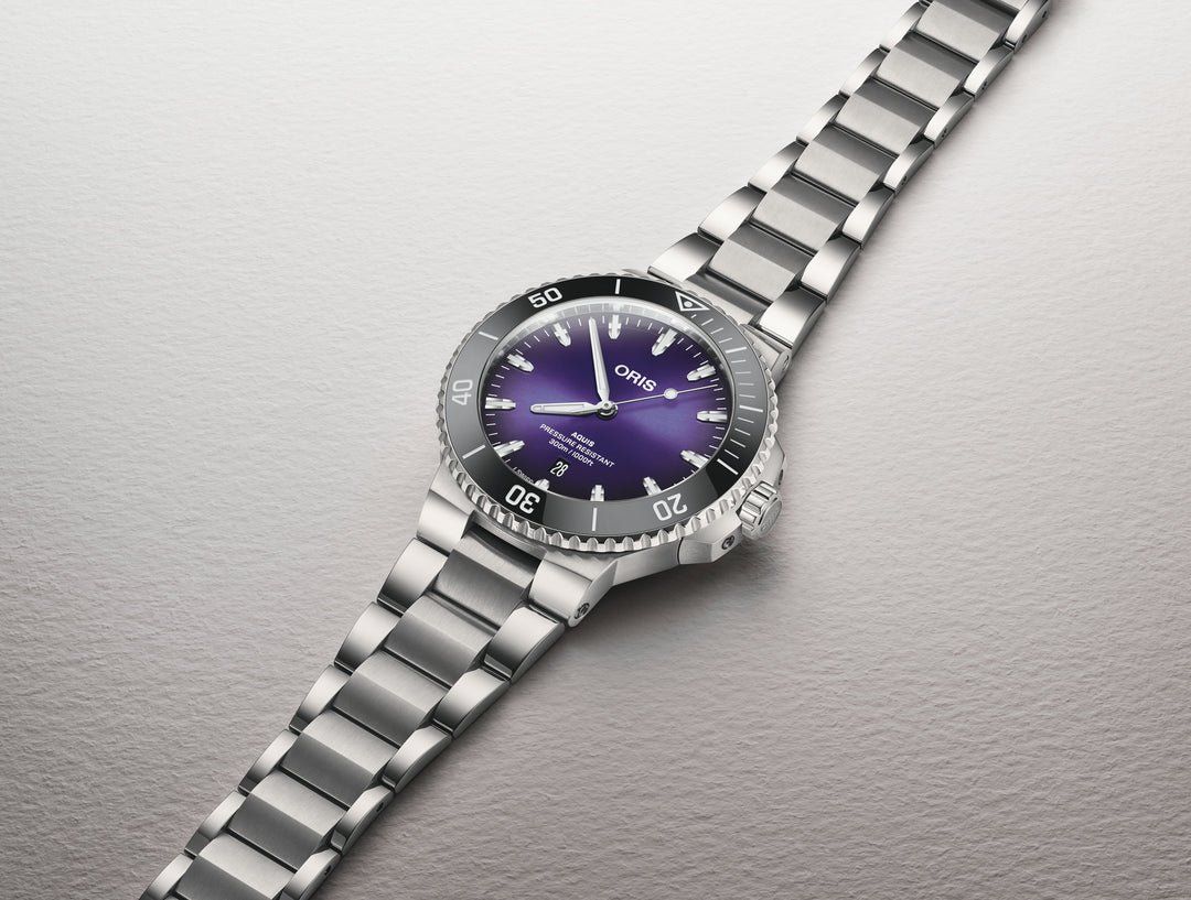 Oris Aquis Date Taste of Summer 43,5mm 01 733 7789 4158 – Detailansicht