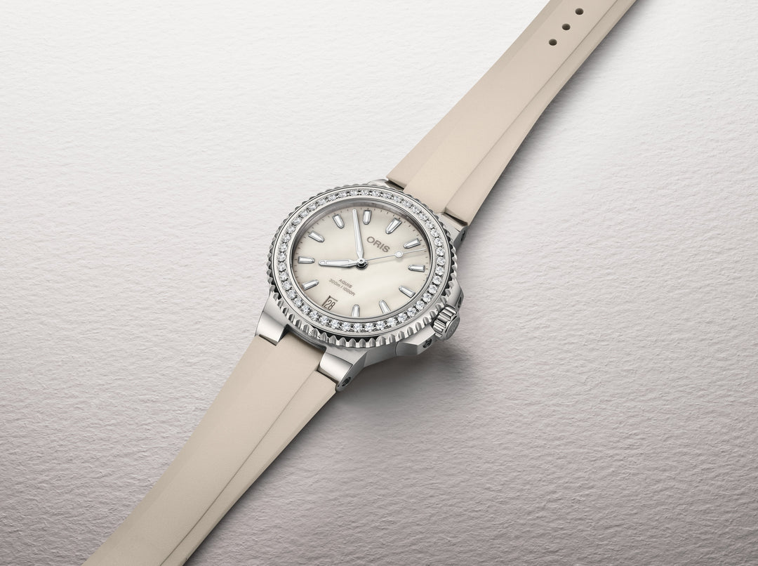 Oris Aquis Date Diamonds 36,5mm 01 733 7792 4956 – Detailansicht