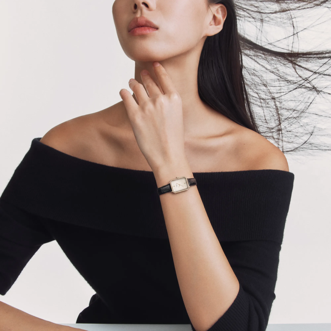 Tissot SRV 30mm T160.110.36.113.00 am Handgelenk
