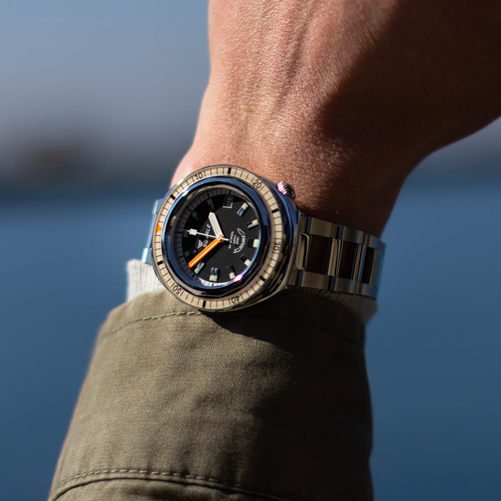 Squale 2001 Sand 40mm Edelstahlband 2001BEBK.AC am Handgelenk