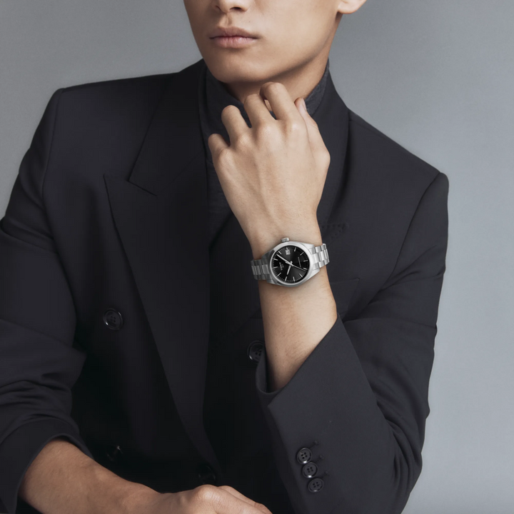 Tissot Gentleman 38mm T165.807.11.051.00 am Handgelenk