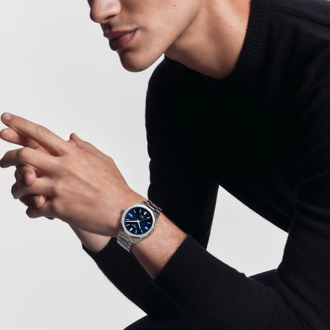 Tissot PRC 100 Solar 39mm T151.422.11.041.00 am Handgelenk