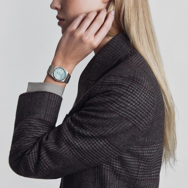 Tissot PRX 35mm T137.207.11.351.00 am Handgelenk