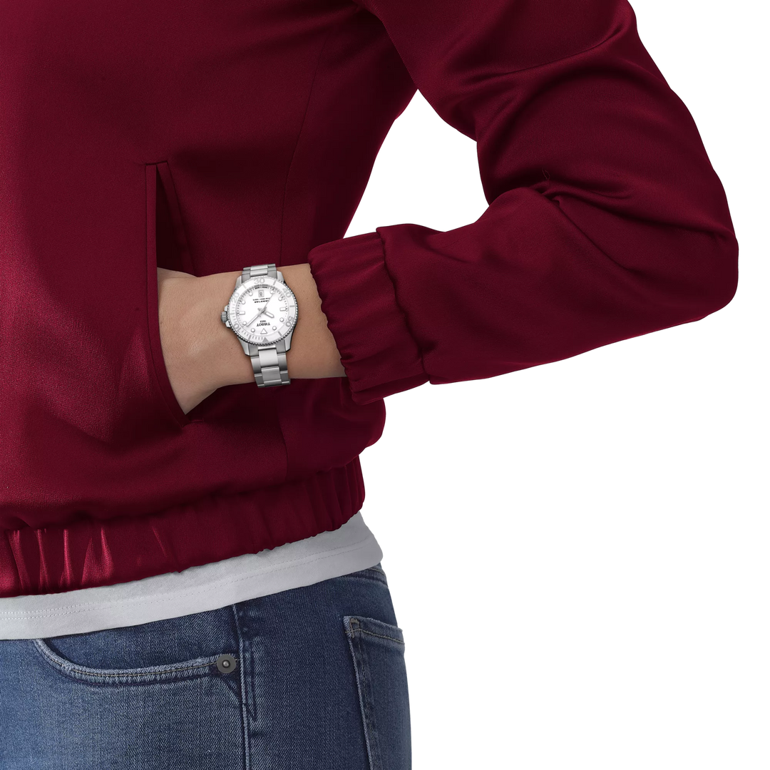 Tissot Seastar 1000 36mm T120.210.11.011.00 am Handgelenk