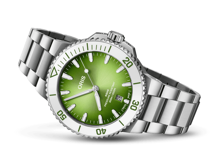 Oris Aquis Date Taste of Summer 41,5mm 01 733 7787 4137 – Seitenansicht