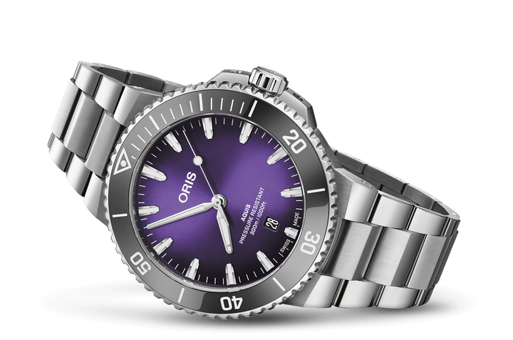 Oris Aquis Date Taste of Summer 43,5mm 01 733 7789 4158 – Seitenansicht