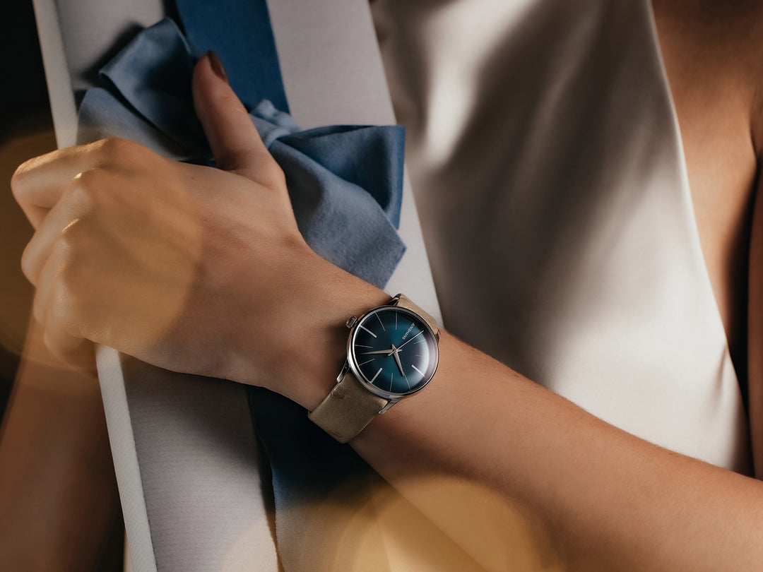 Junghans Meister Damen Automatic 33,1mm 27/3343.00 am Handgelenk